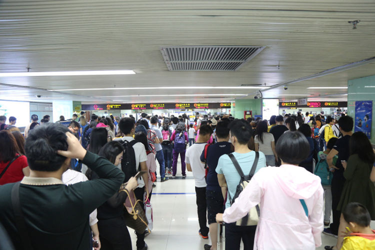 广州机场深圳罗湖口岸预约车接送